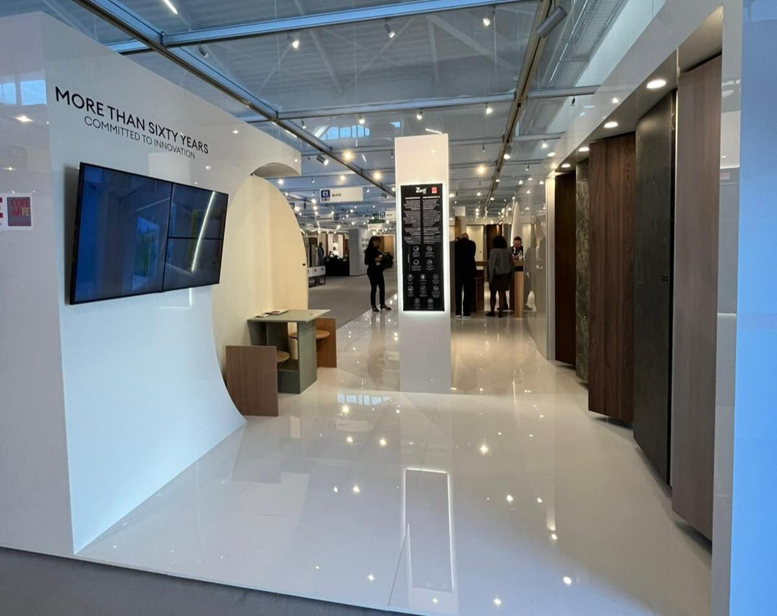 Espacio de Alvic en la feria sectorial SICAM 2025 celebrada en Italia