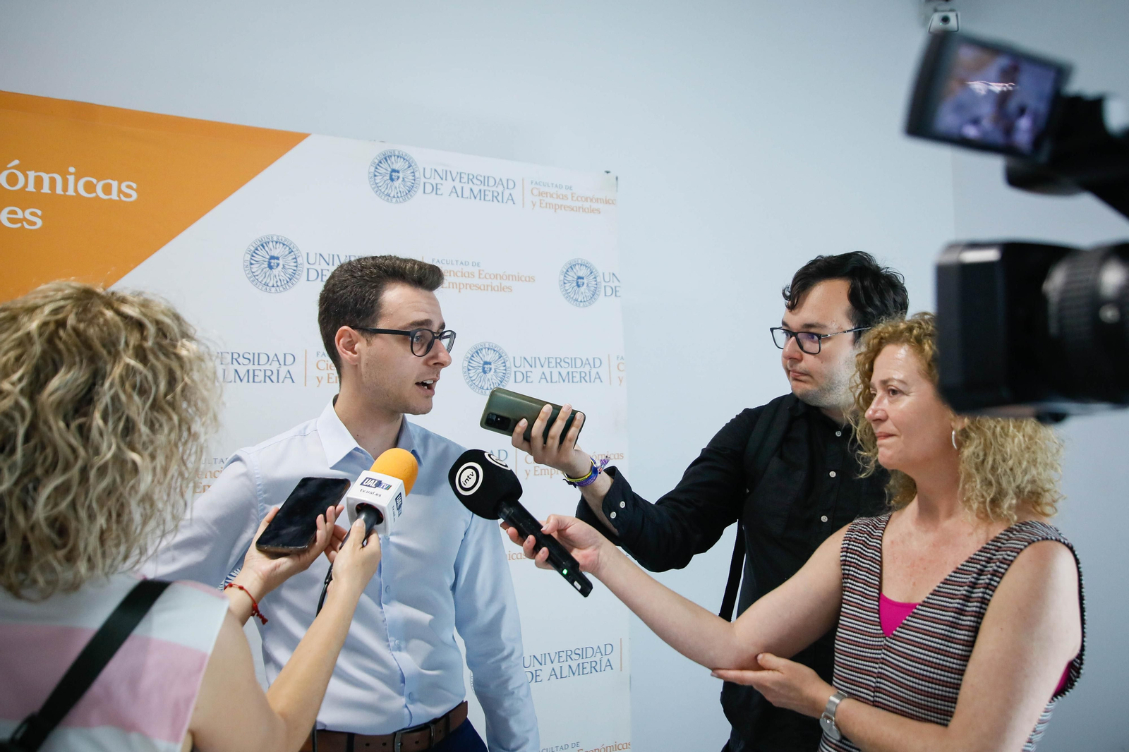 Mesa inaugural del AIG Investor Day.