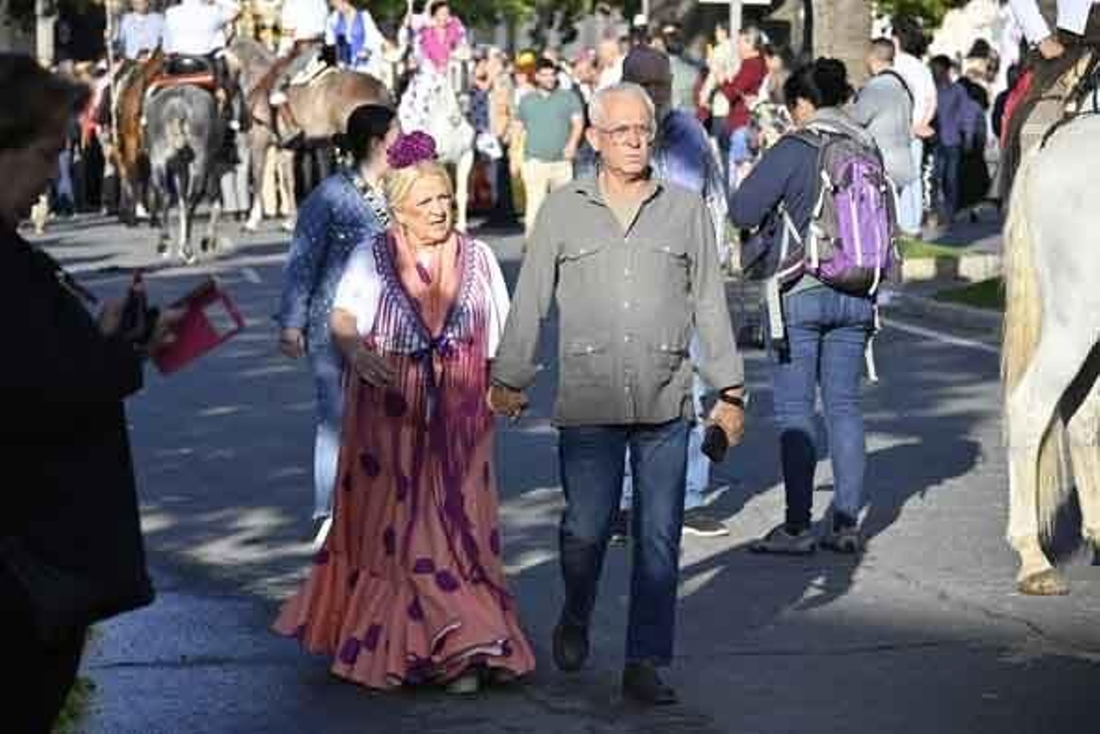 Las mejores imágenes de los peregrinos en la salida de Emigrantes