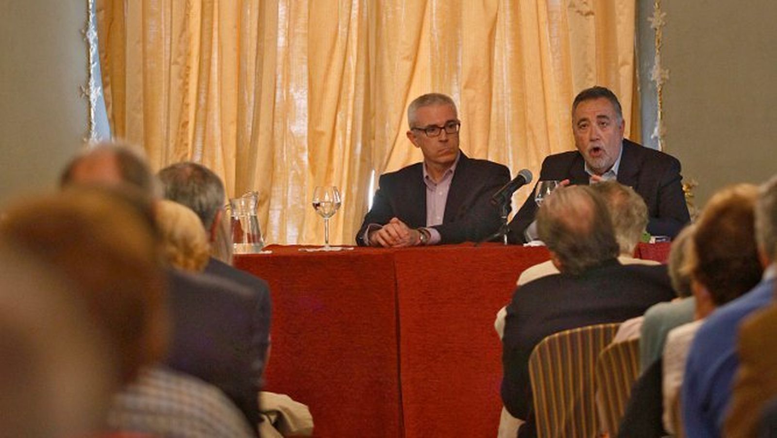 Emilio Lara y Jesús Maeso, en la presentación en el Casino Gaditano