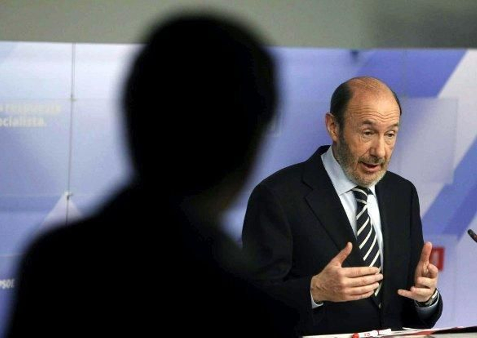 Rubalcaba borra cualquier "temor" del PSOE para gobernar con IU