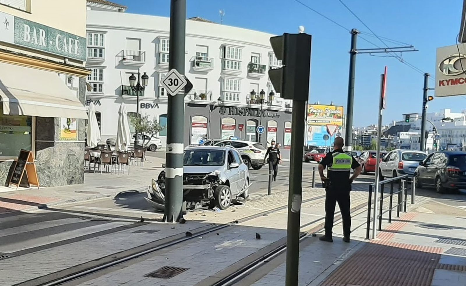 Estado en el que quedó el choche tras el accidente.