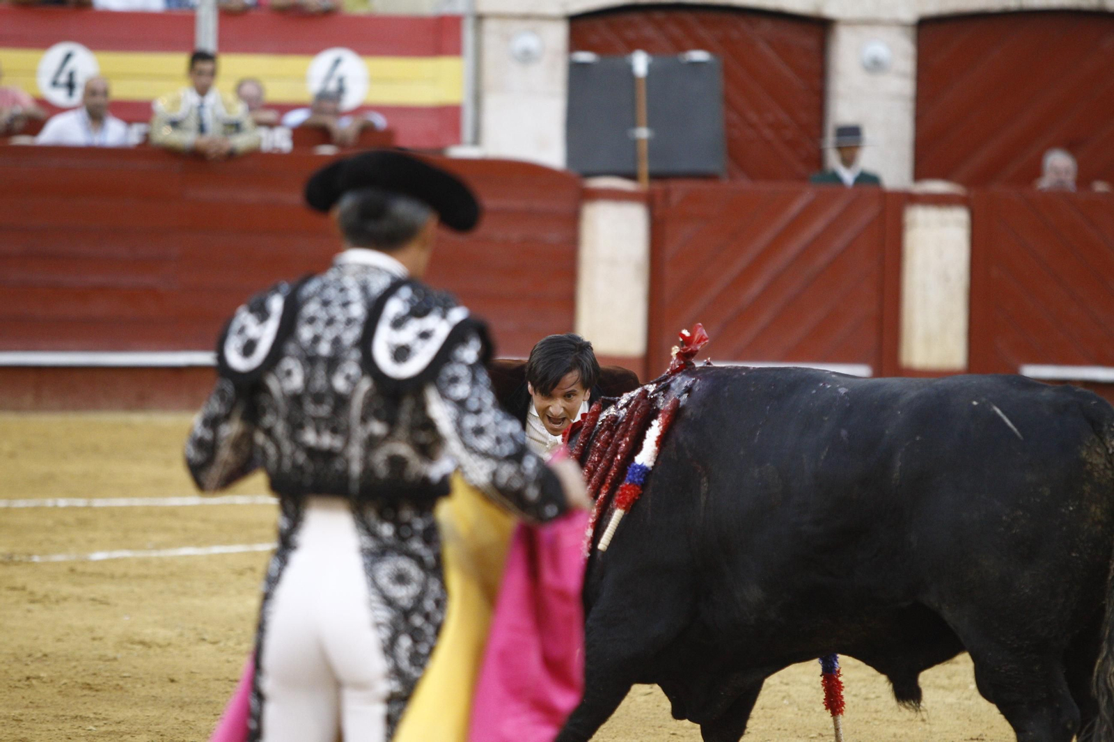 Las mejores imágenes de la corrida de toros de Diego Ventura, Talavante y Pablo Aguado, en Almería