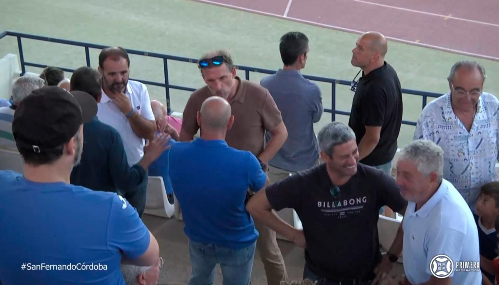 Monchi y Óscar Arias charlan en San Fernando.