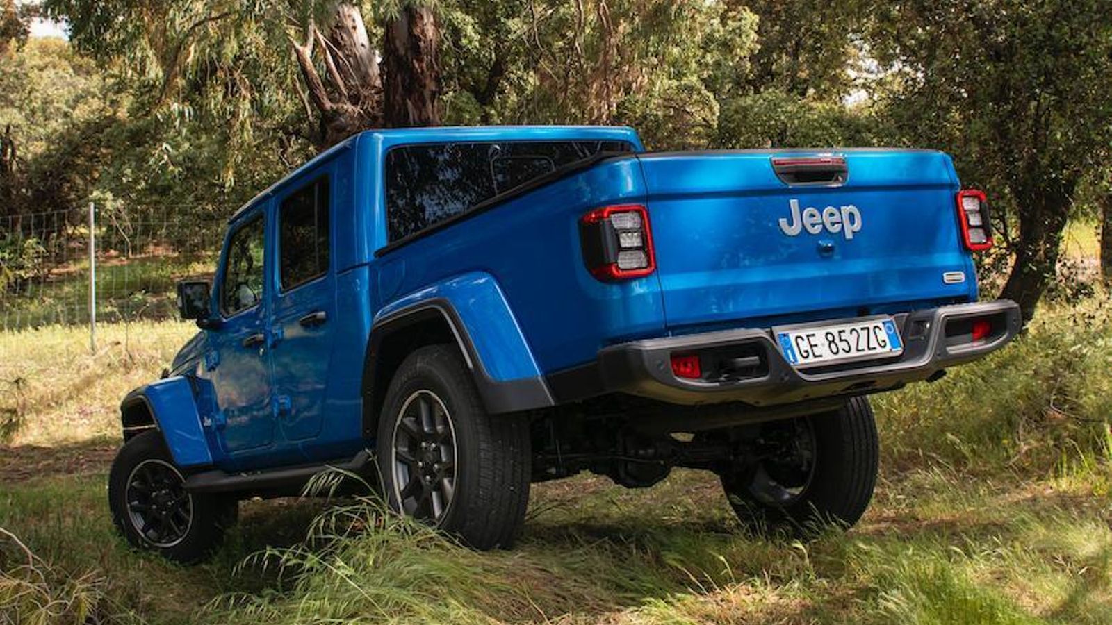 El Gladiator, el pick-up emparentado con el Wrangler de cinco puertas y el más grande de los que se venden en España, será el único modelo de Jeep que no se ponga a la venta con versión híbrida.