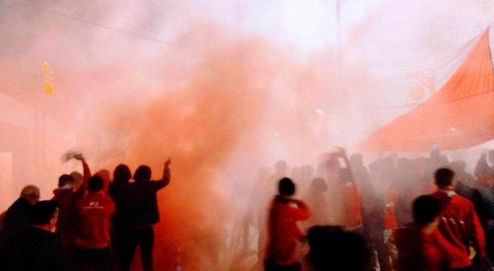 Recibimiento de la afición de Lebrija al Atlético Antoniano