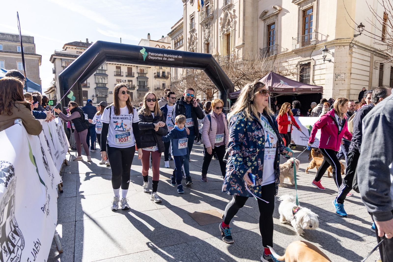 En imágenes: deporte y solidaridad se dan la mano en la VI Carrera-Caminata de la Hermandad de la Buena Muerte (1)