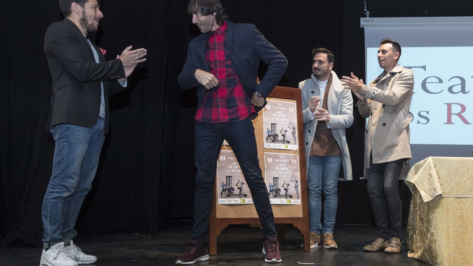 David Palomar canta y el Junco se arranca a bailar