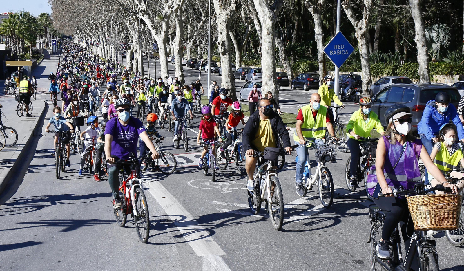 Fotos de la marcha de cientos de bicis en Málaga