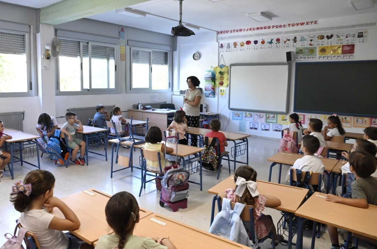 Una profesora el primer día de clases del año pasado en Córdoba.