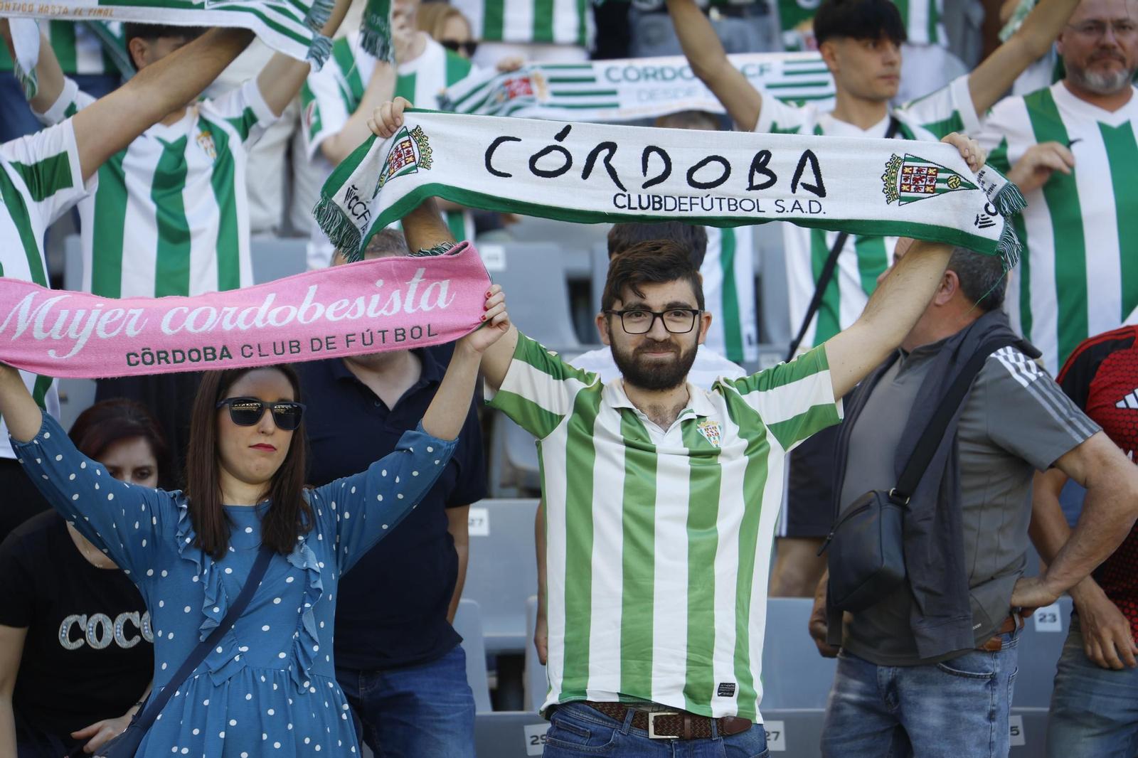 Las mejores fotos del ambiente en el emocionante Córdoba CF - Mirandés en El Arcángel