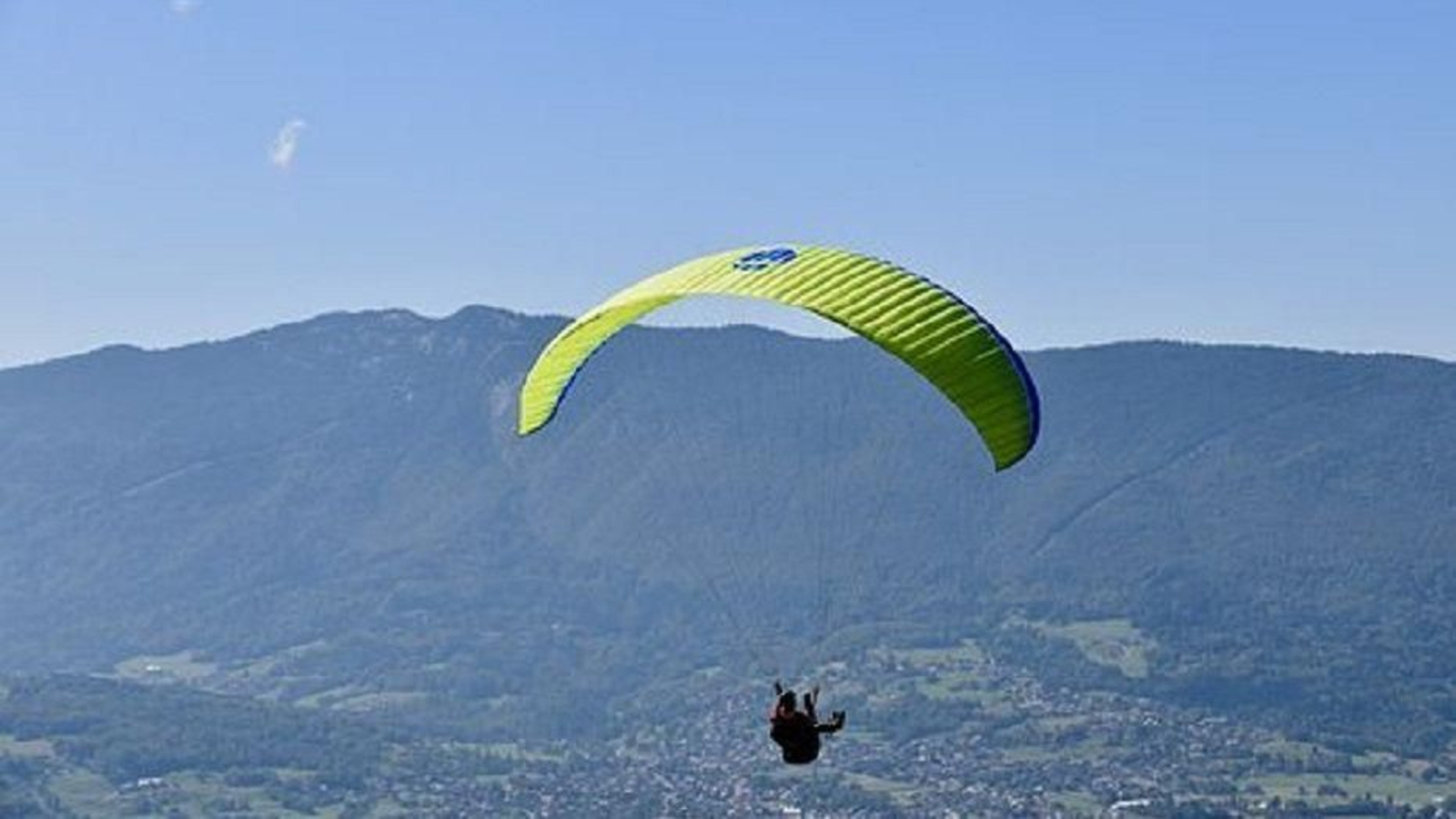 Un parapentista en una imagen de archivo