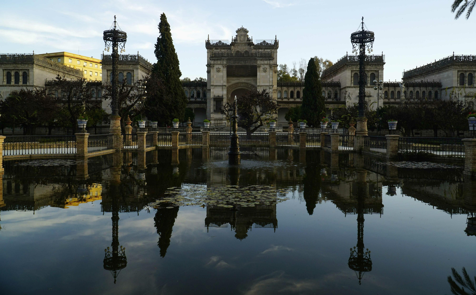 El pabellón neoplateresco que acoge el Museo Arqueológico.