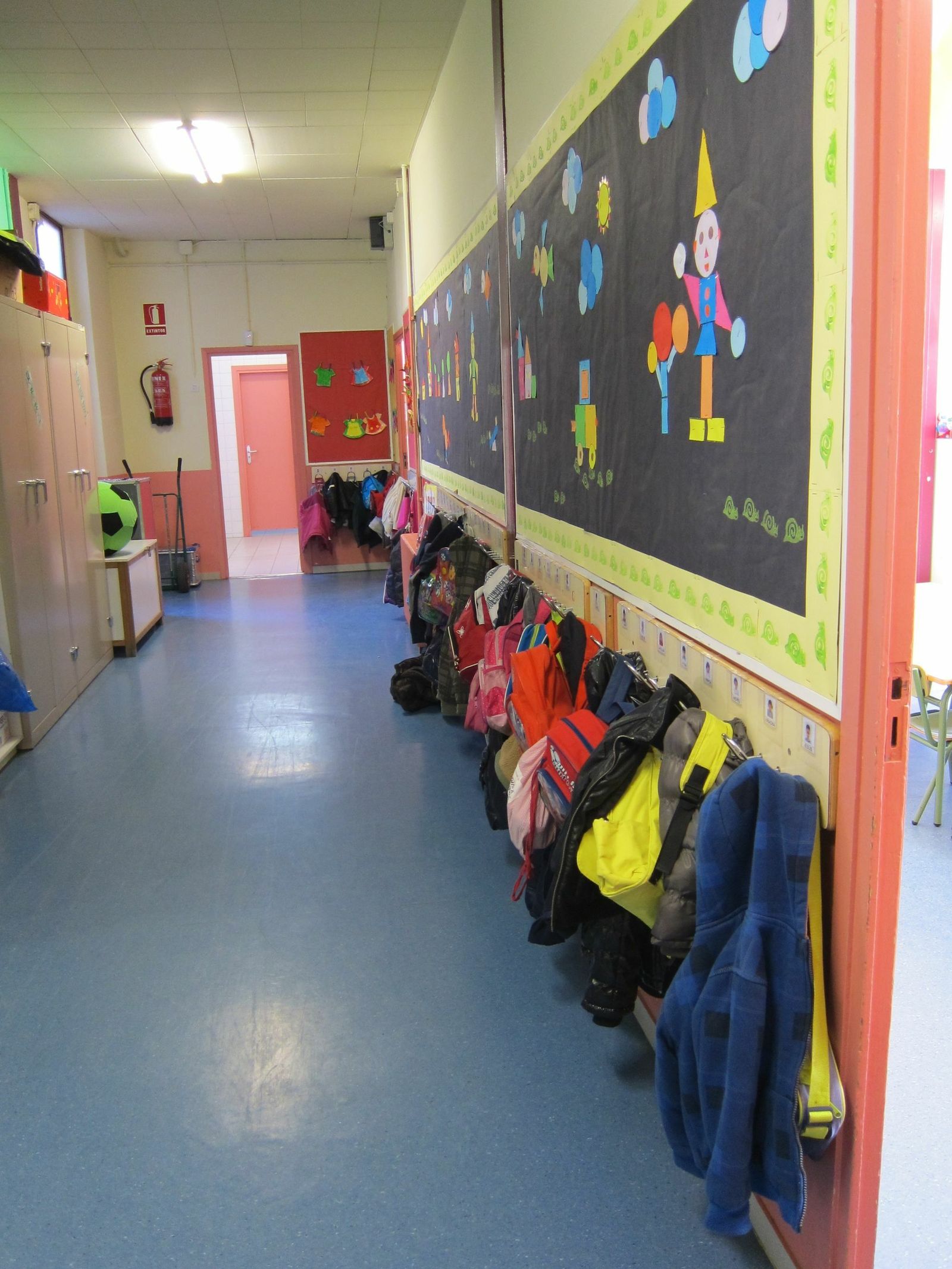 Los centros educativos de Granada perderán 60 unidades este curso