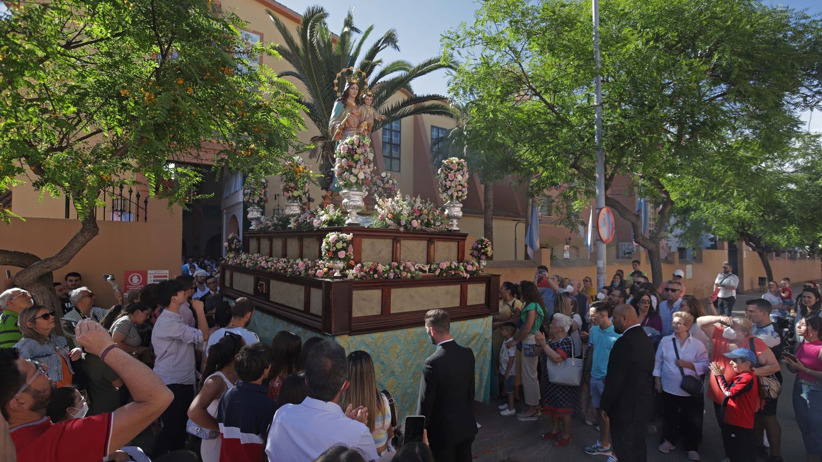 Fotos de la procesión de María Auxiliadora en La Línea