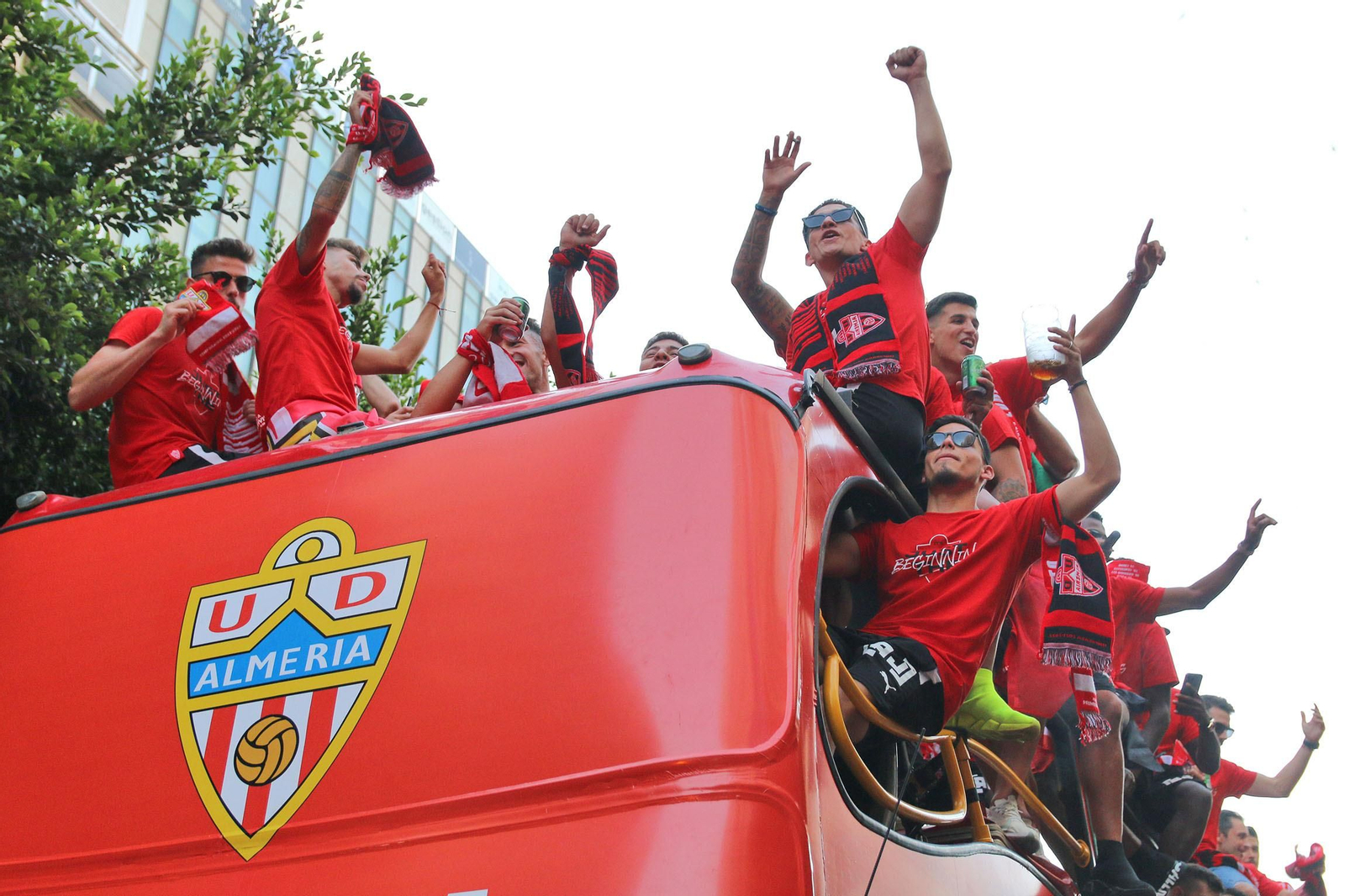 Las imágenes de la rúa de la UD Almería