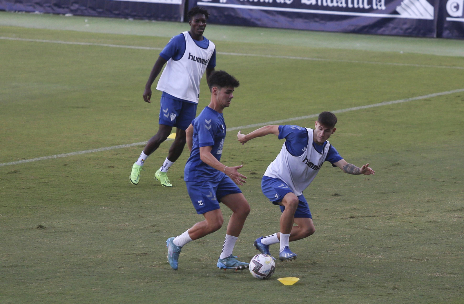 Galería de fotos: Lumor sigue como uno más en una sesión complicada para el Málaga CF Galería de fotos: Lumor sigue como uno más en una sesión complicada para el Málaga CF
