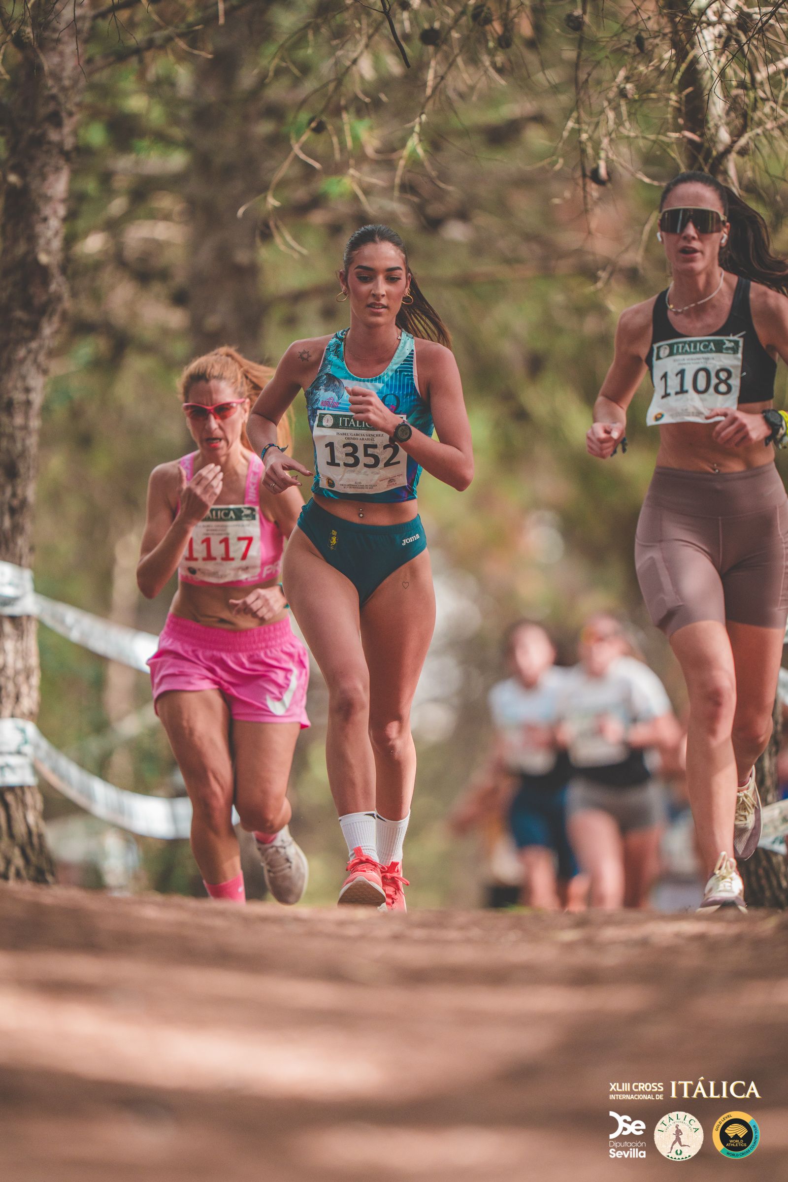 Búscate en las fotos del Cross de Itálica 2025 | 1