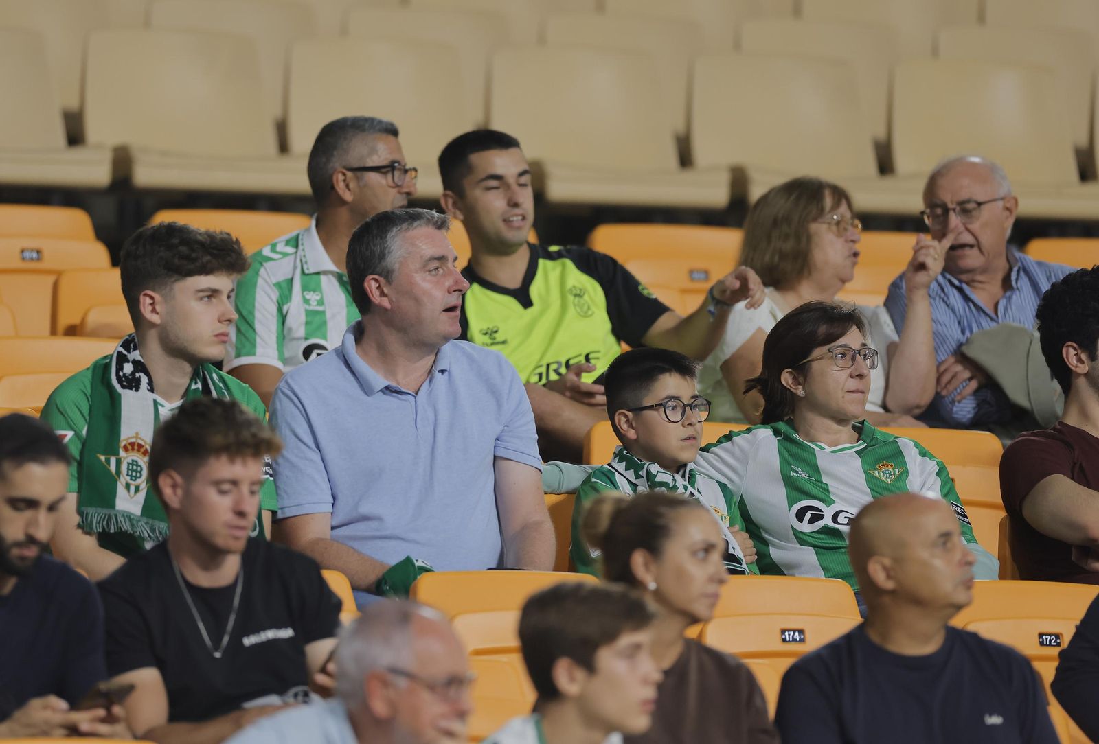 Búscate en las fotos del Betis - Atlético de Madrid