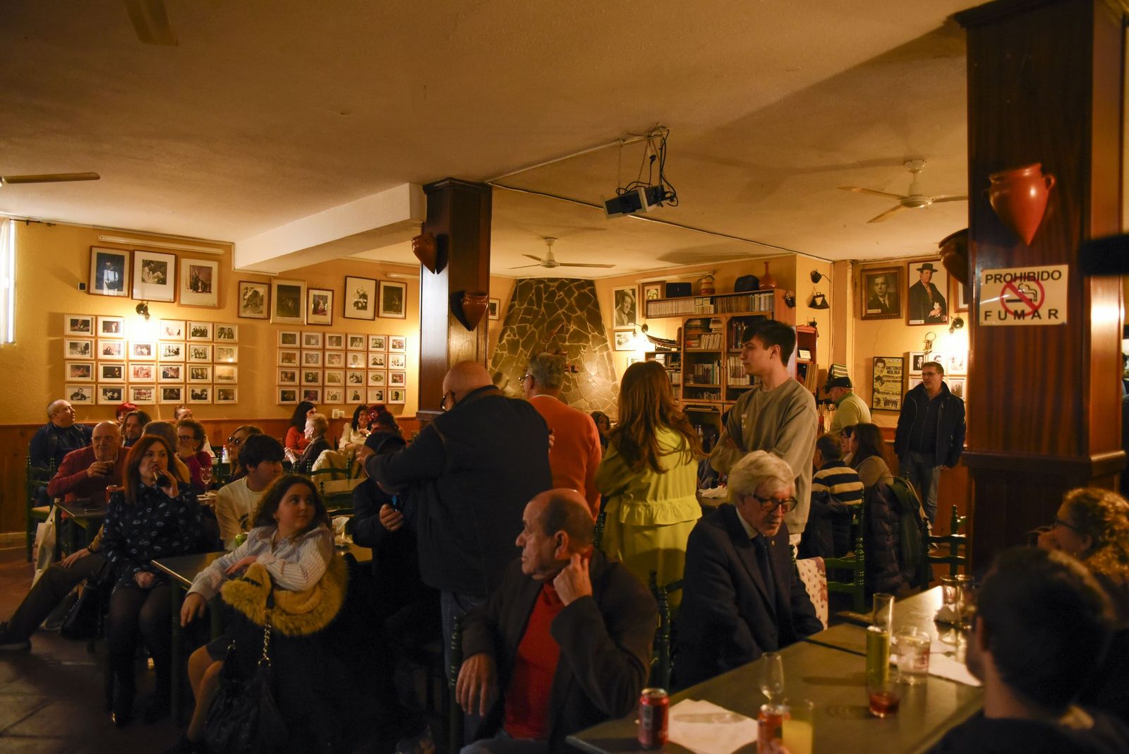 Las fotos de la tertulia sobre el Carnaval línense de la Peña Flamenca