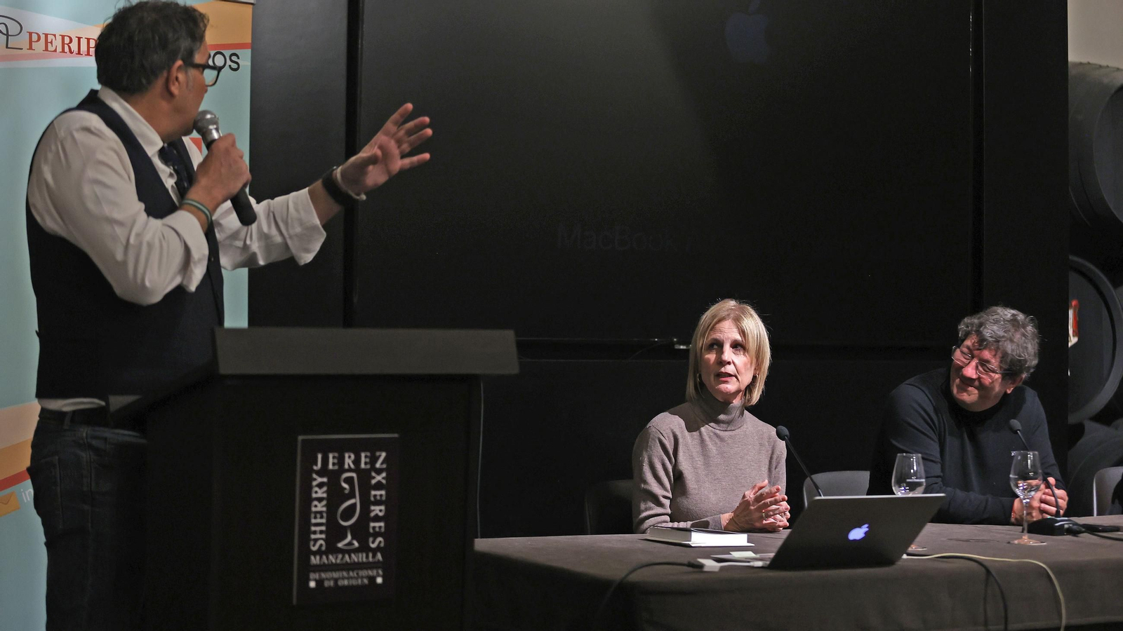 Las fotos de la presentación de 'Sorbos de sacristía', la obra póstuma de Juan Pedro Simó