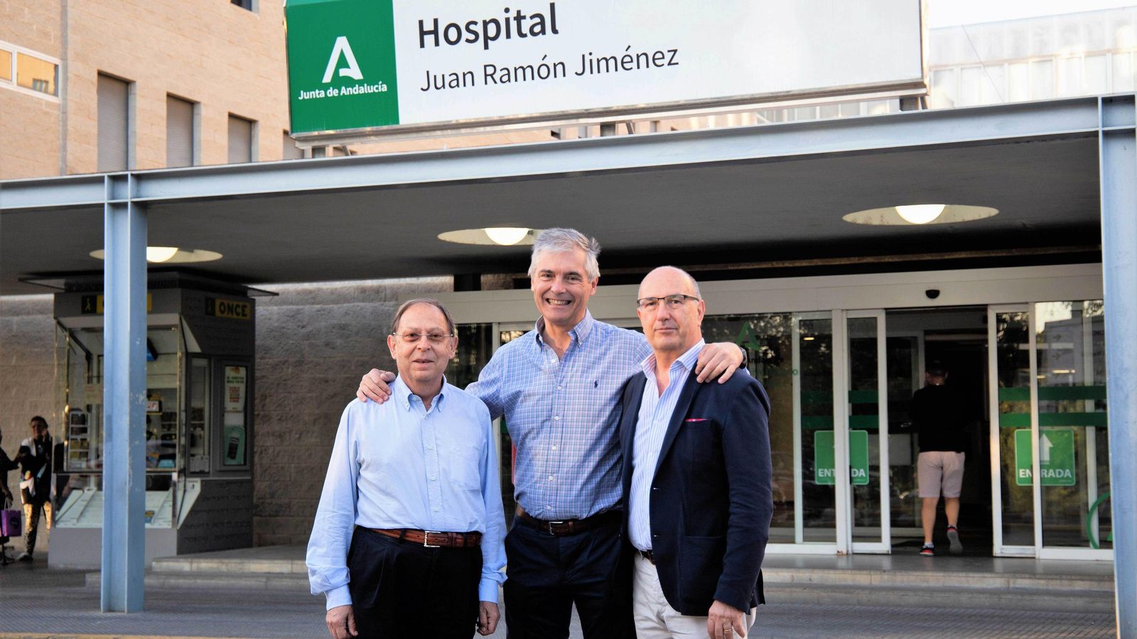 De izquierda a derecha los doctores Rafael Barba, Pablo Moriña y Francisco Zenon.