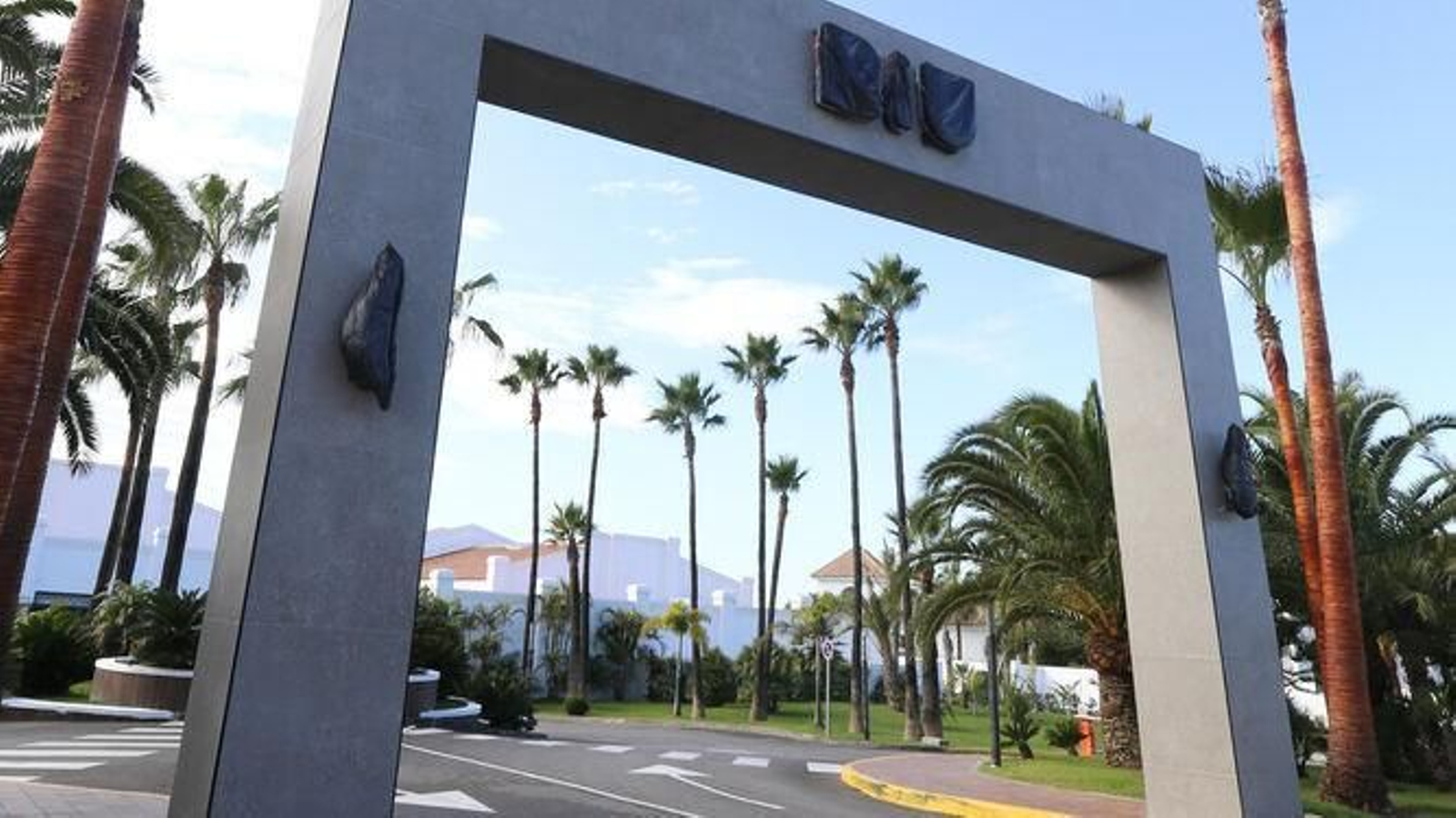 Entrada del hotel Riu de Chiclana en la Loma del Puerco.