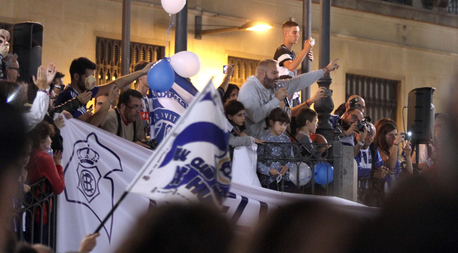 La Plaza de las Monjas volverá a teñirse de azul y blanco.