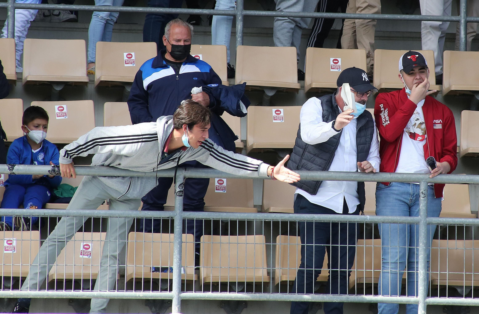 Imágenes de la victoria del XerezDFC ante el Panadería Pulido en Chapín