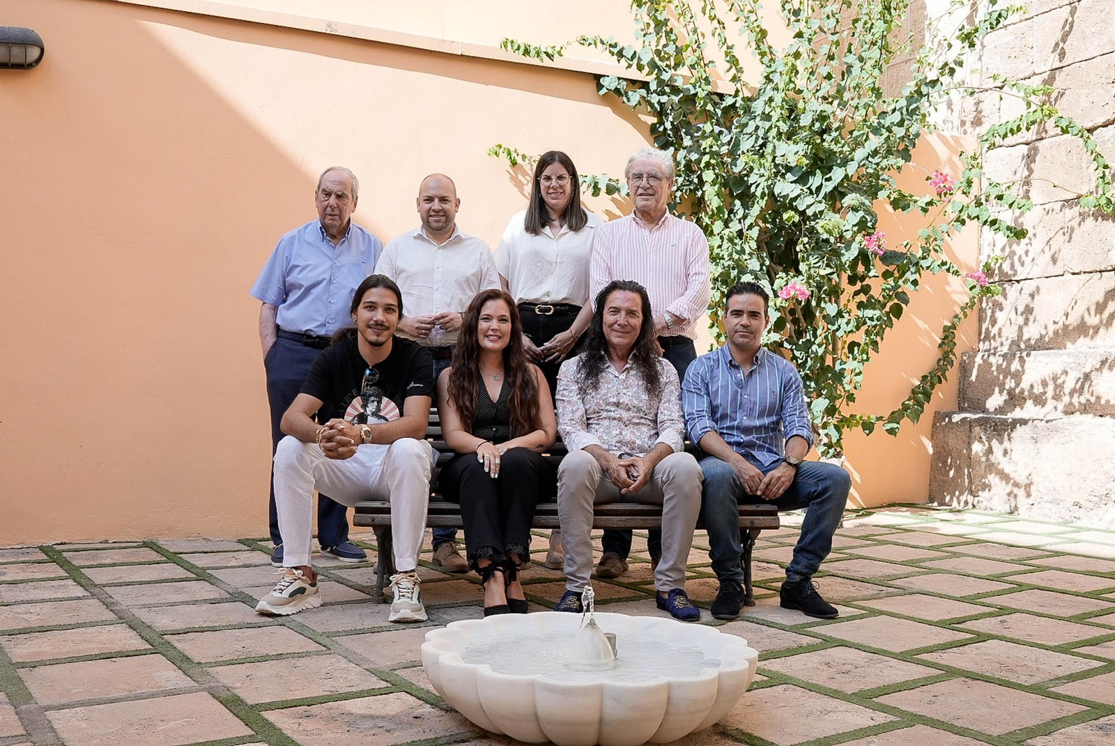 Autoridades, organizadores y artistas en la presentación del Festival de Flamenco de Fondón.