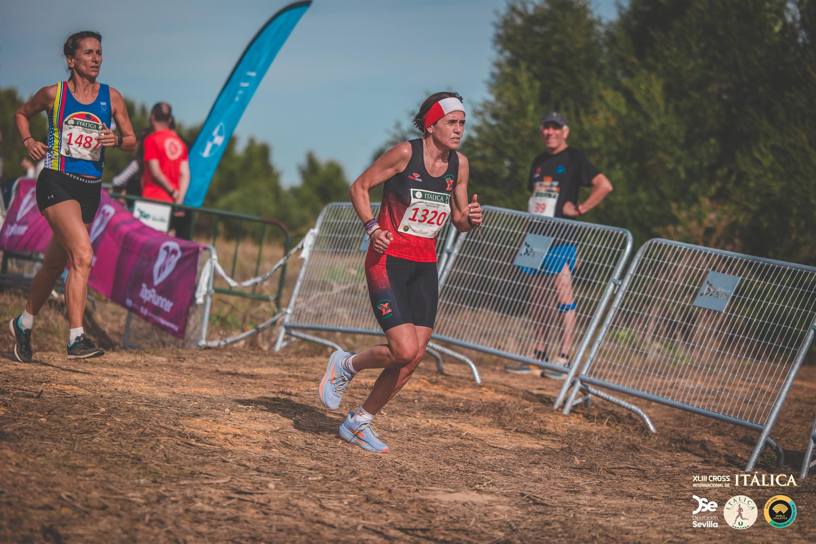Búscate en las fotos del Cross de Itálica 2025 | 1