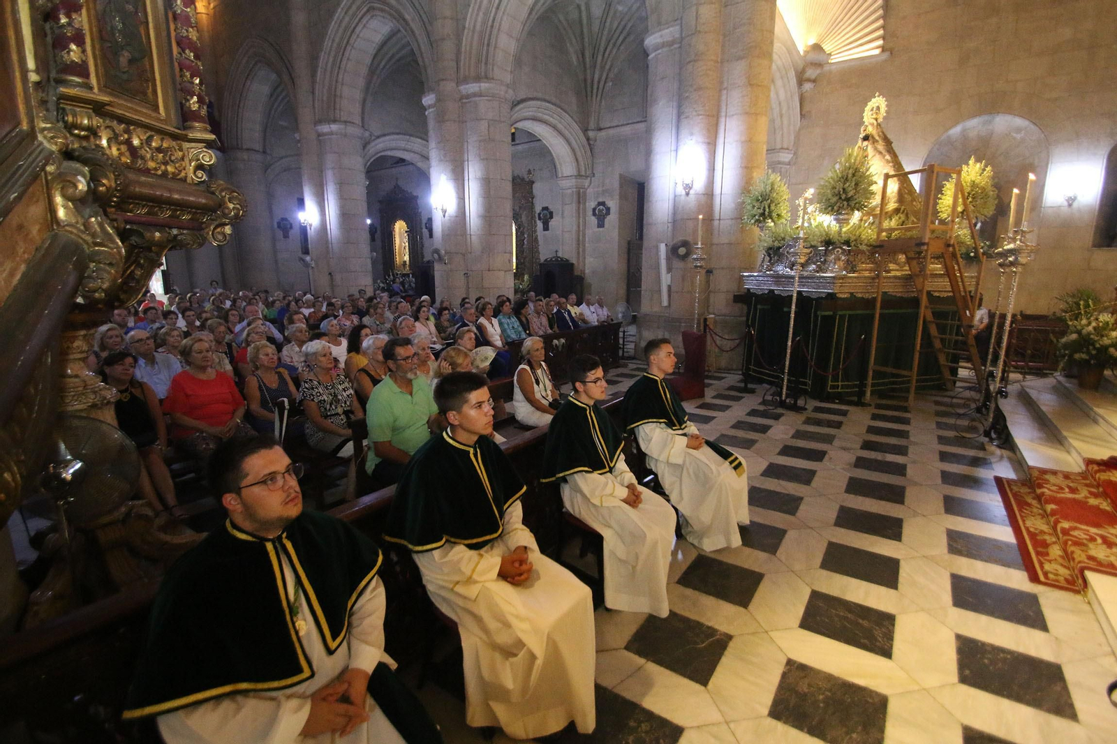 Fotogalería de la retirada de la Virgen del Mar para su restauración