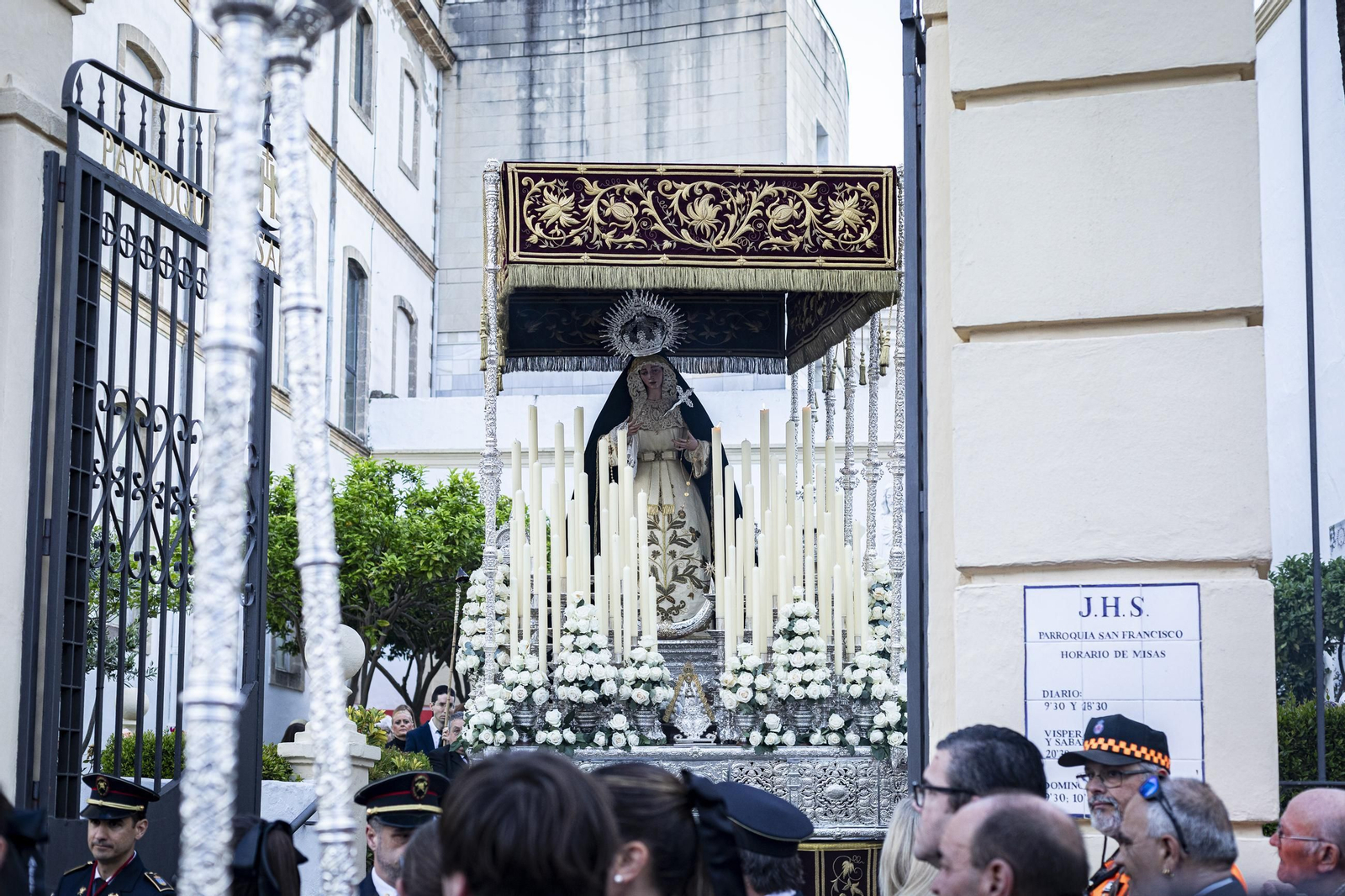 Las imágenes de Afligidos de El Puerto en el Lunes Santo de la Semana Santa 2025