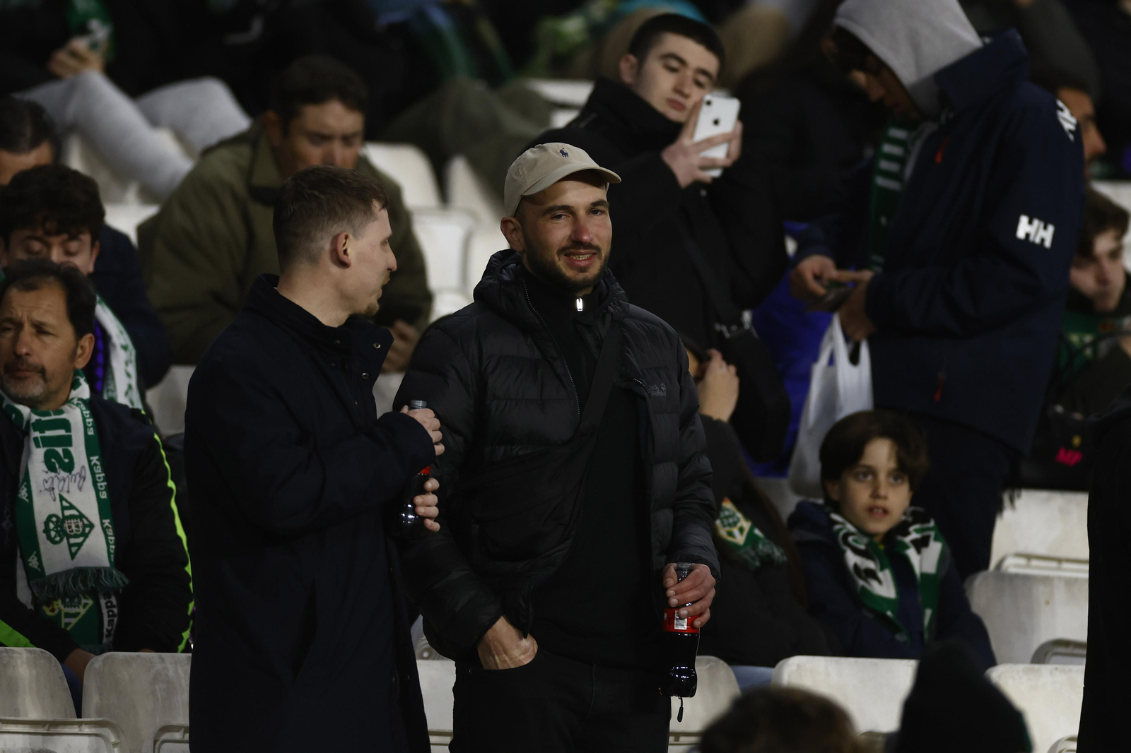 Búscate en las fotos del Betis-Osasuna