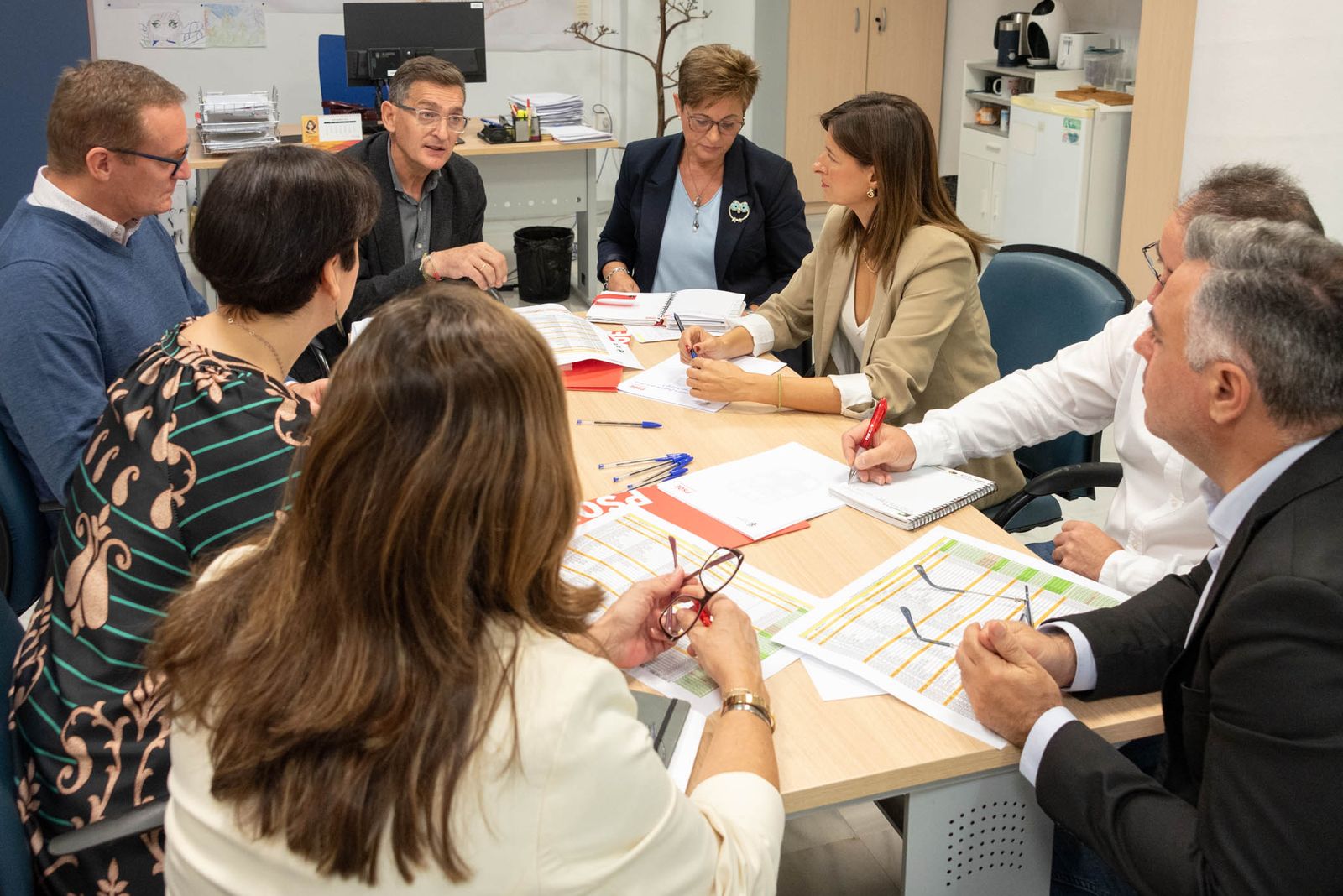 Sánchez Teruel y Adriana Valverde, junto a concejales del Grupo Municipal Socialista