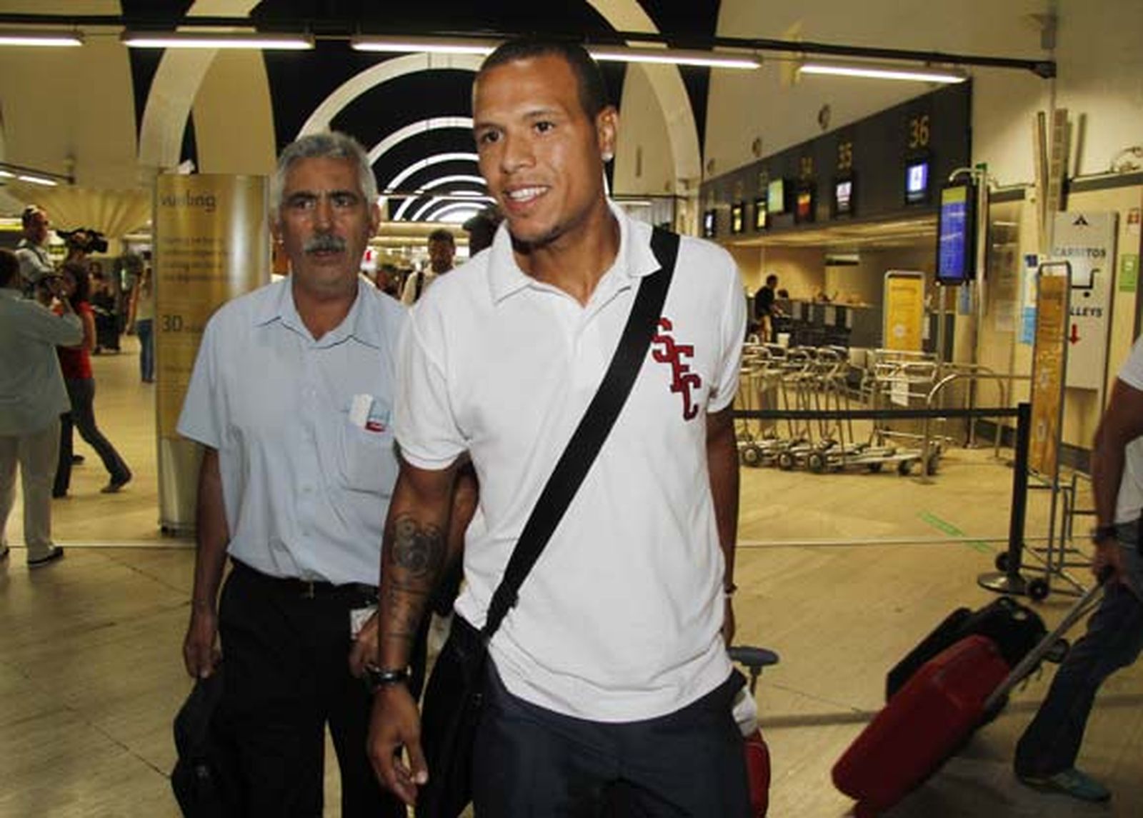 Monchi destaca que el posible traspaso de Luis Fabiano al Olympique está "olvidado"