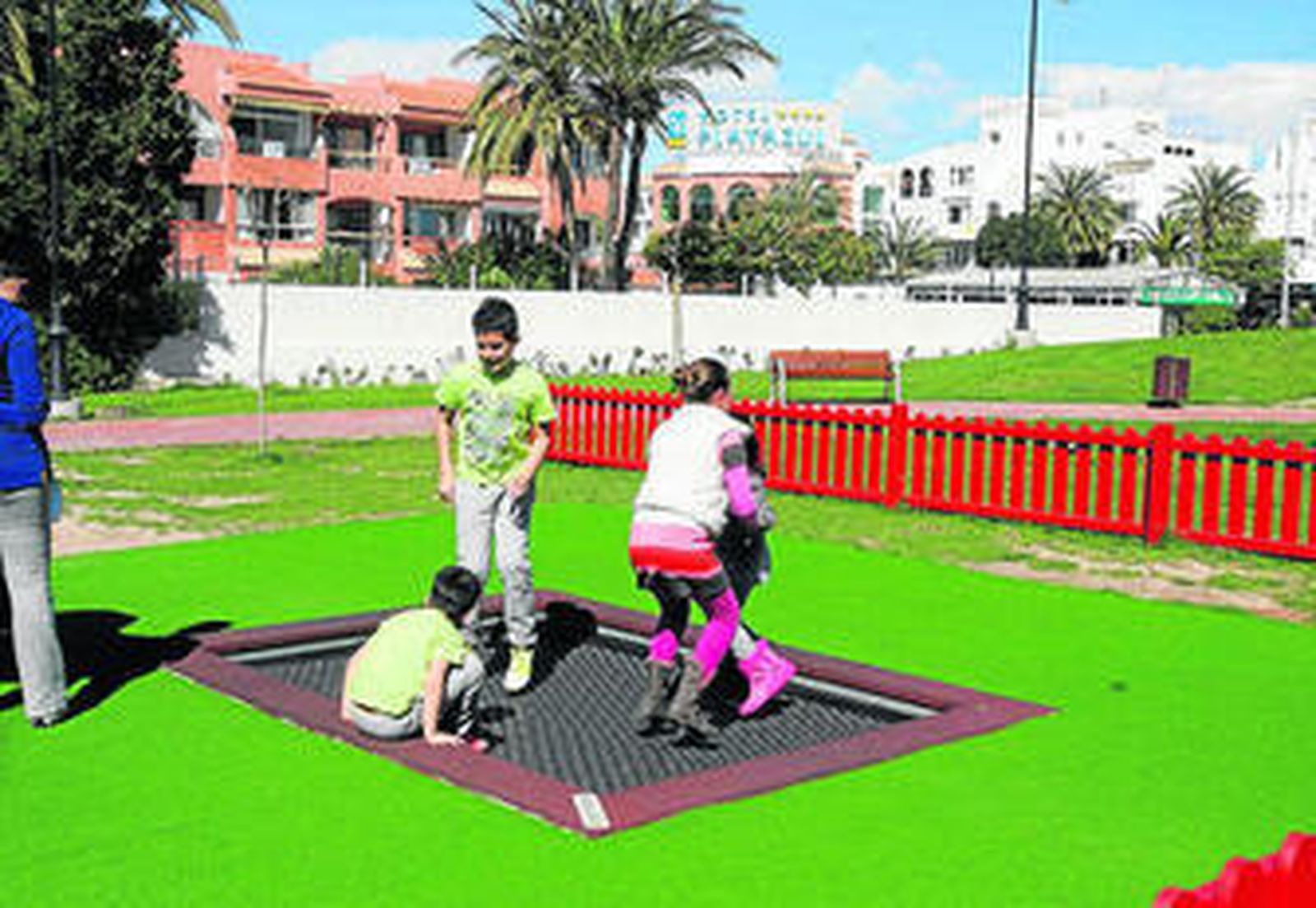 En las próximas semanas los vecinos de Aguadulce y Las Lomas disfrutarán de nuevas zonas de ocio.
