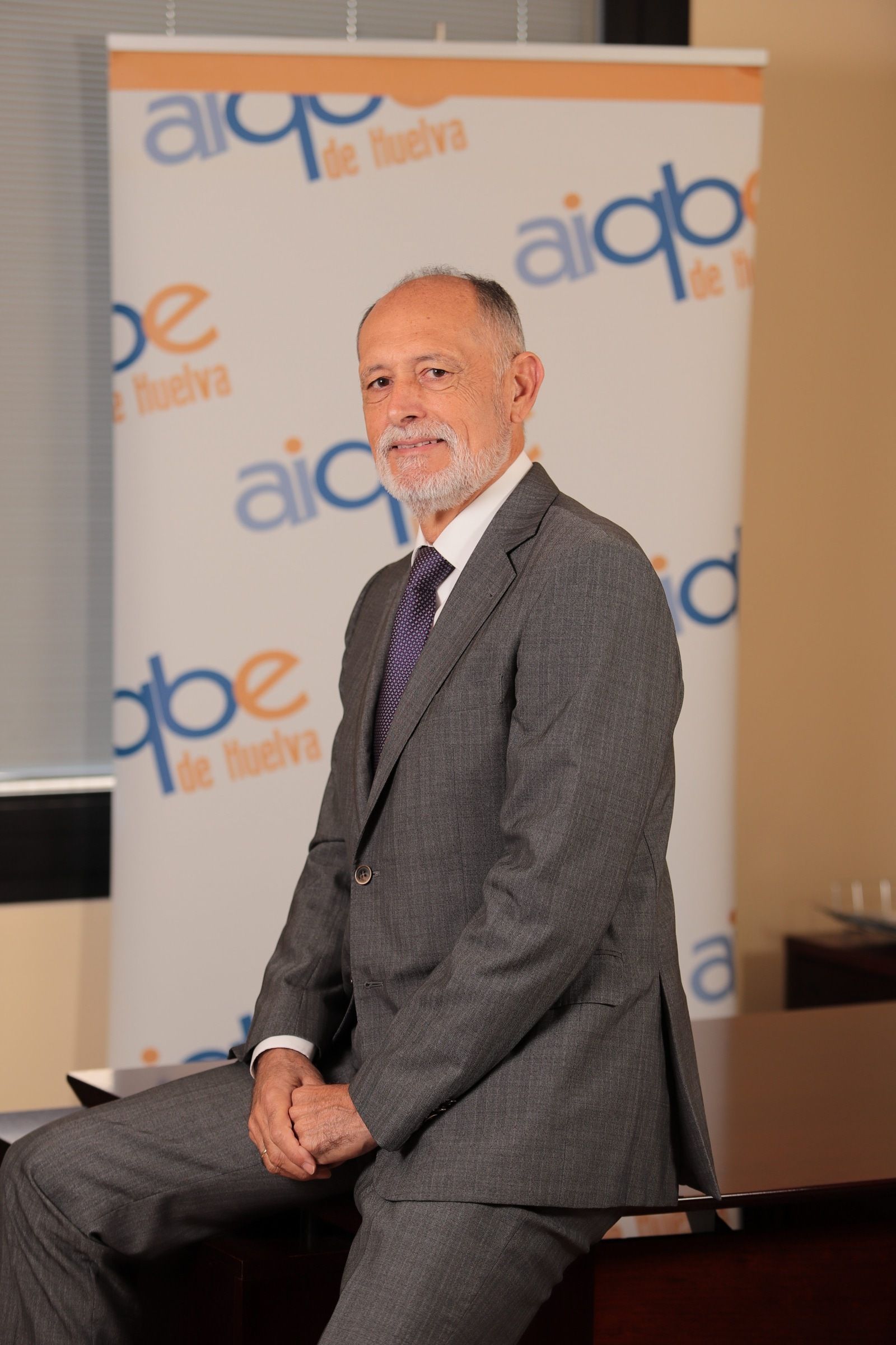 José Luis Menéndez es el nuevo presidente de Aiqbe.