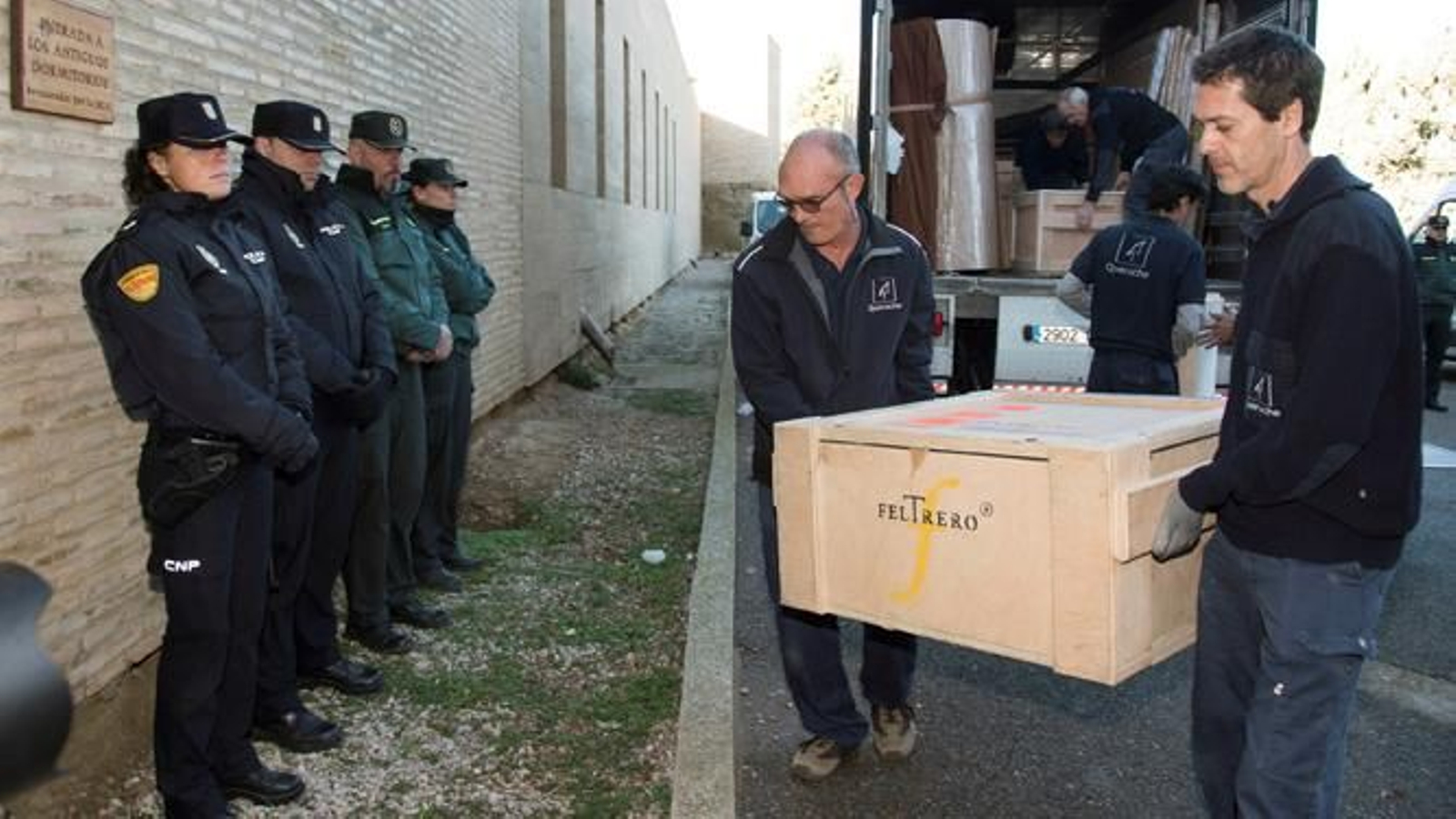 Una imagen de la llegada de los bienes a Sijena el pasado lunes.