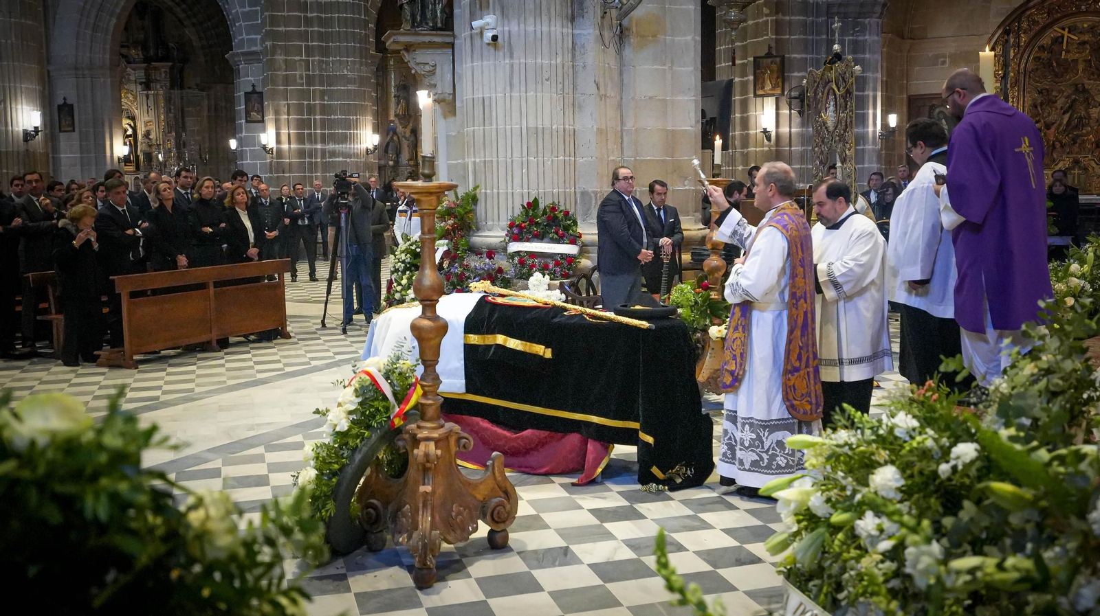 Imágenes del funeral de Álvaro Domecq en la catedral de Jerez