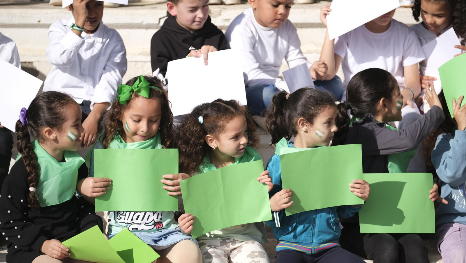 Día de la Bandera de Andalucía en el Colegio Virgen del Mar de Cabo de Gata, en imágenes
