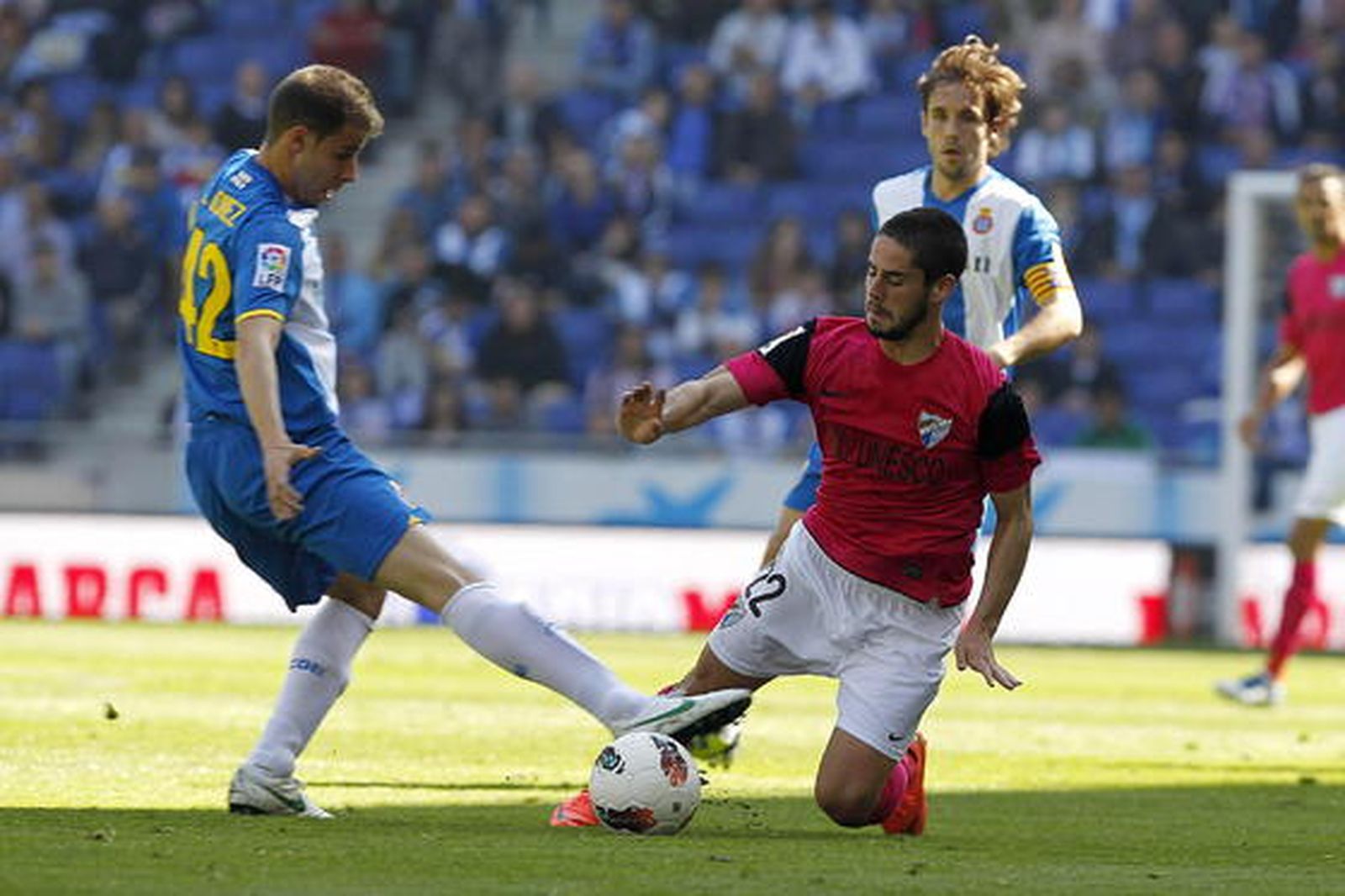 El Málaga remonta un partido, esta vez uno que se había puesto muy complicado, para igualar con el Valencia en la tercera plaza.  


Foto: EFE