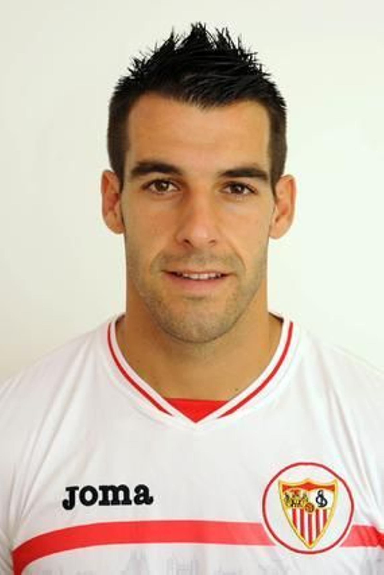 18. NEGREDO (delantero)