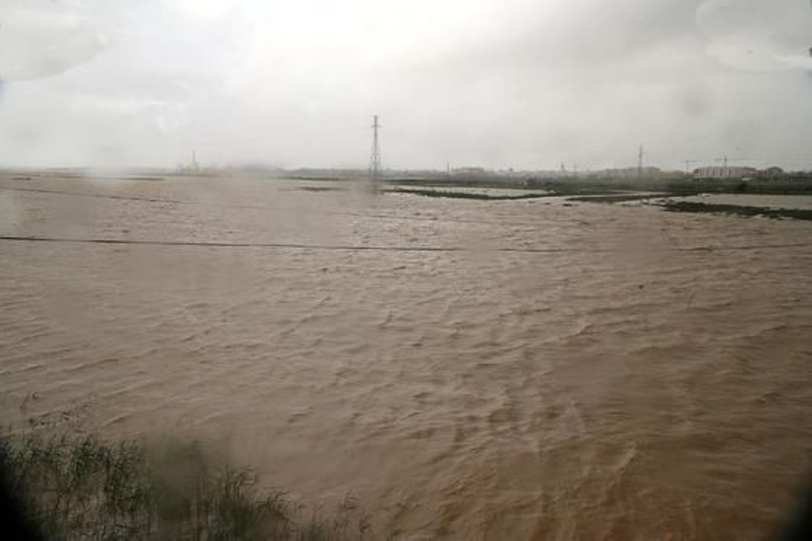 Caudal del río Tinto a su paso por San Juan del Puerto.

Foto: Espínola