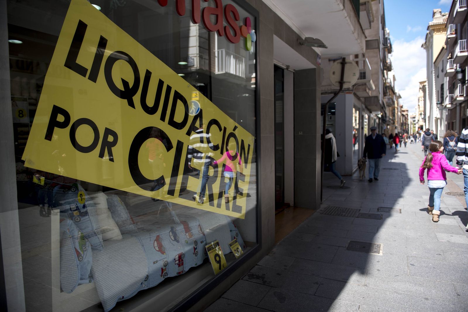 Cartel de cierre de una empresa.