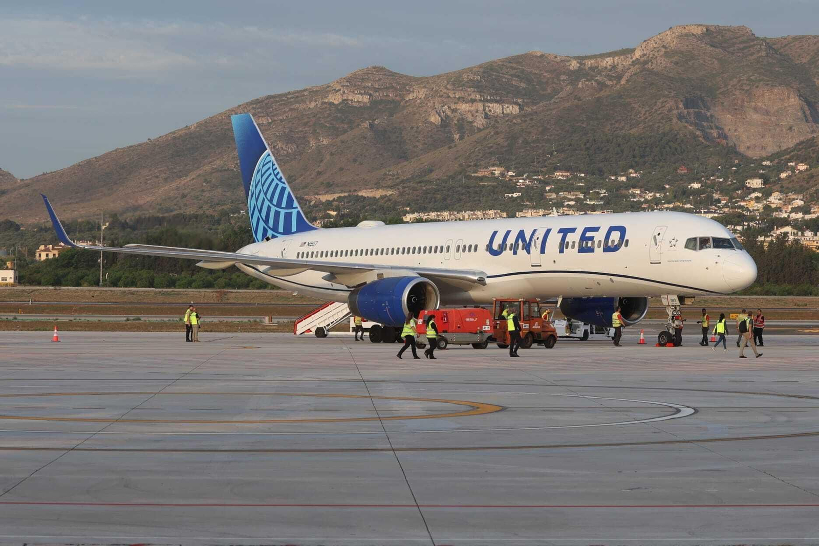 La llegada del primer vuelo de United Airlines a Málaga desde Nueva York.