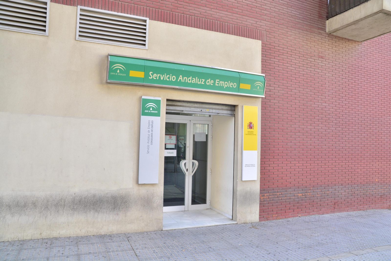 La oficina de empleo de Algeciras, situada en el Paseo Victoria Eugenia. La oficina de empleo de Algeciras, situada en el Paseo Victoria Eugenia.