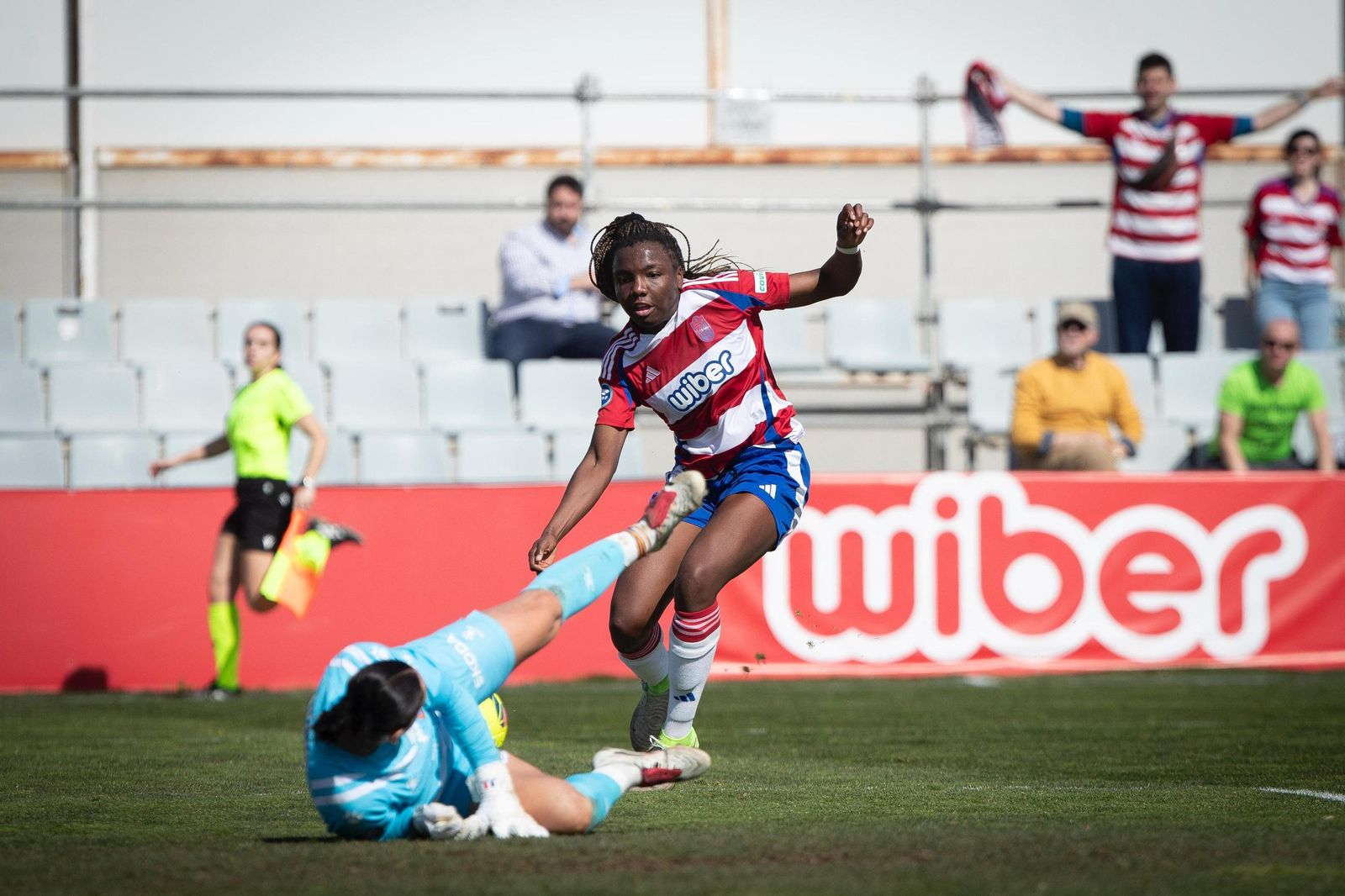 Las mejores imágenes de la remontada del Granada CF Femenino ante el Espanyol