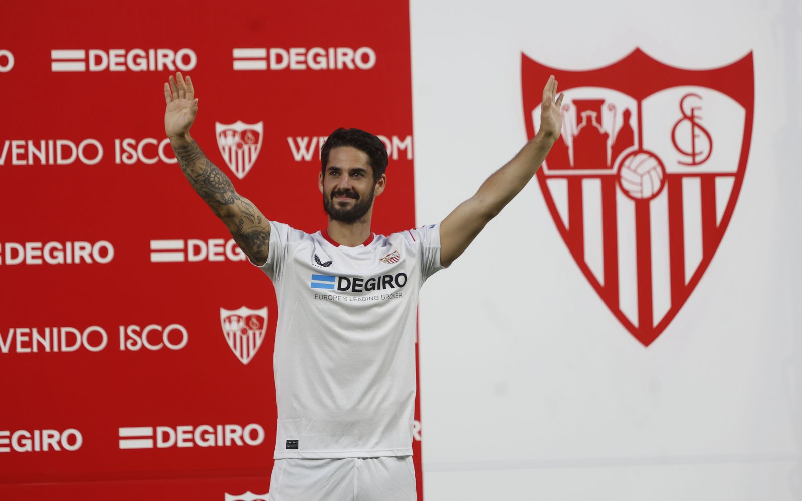 Las imágenes de la presentación de Isco en el Sánchez Pizjuán
