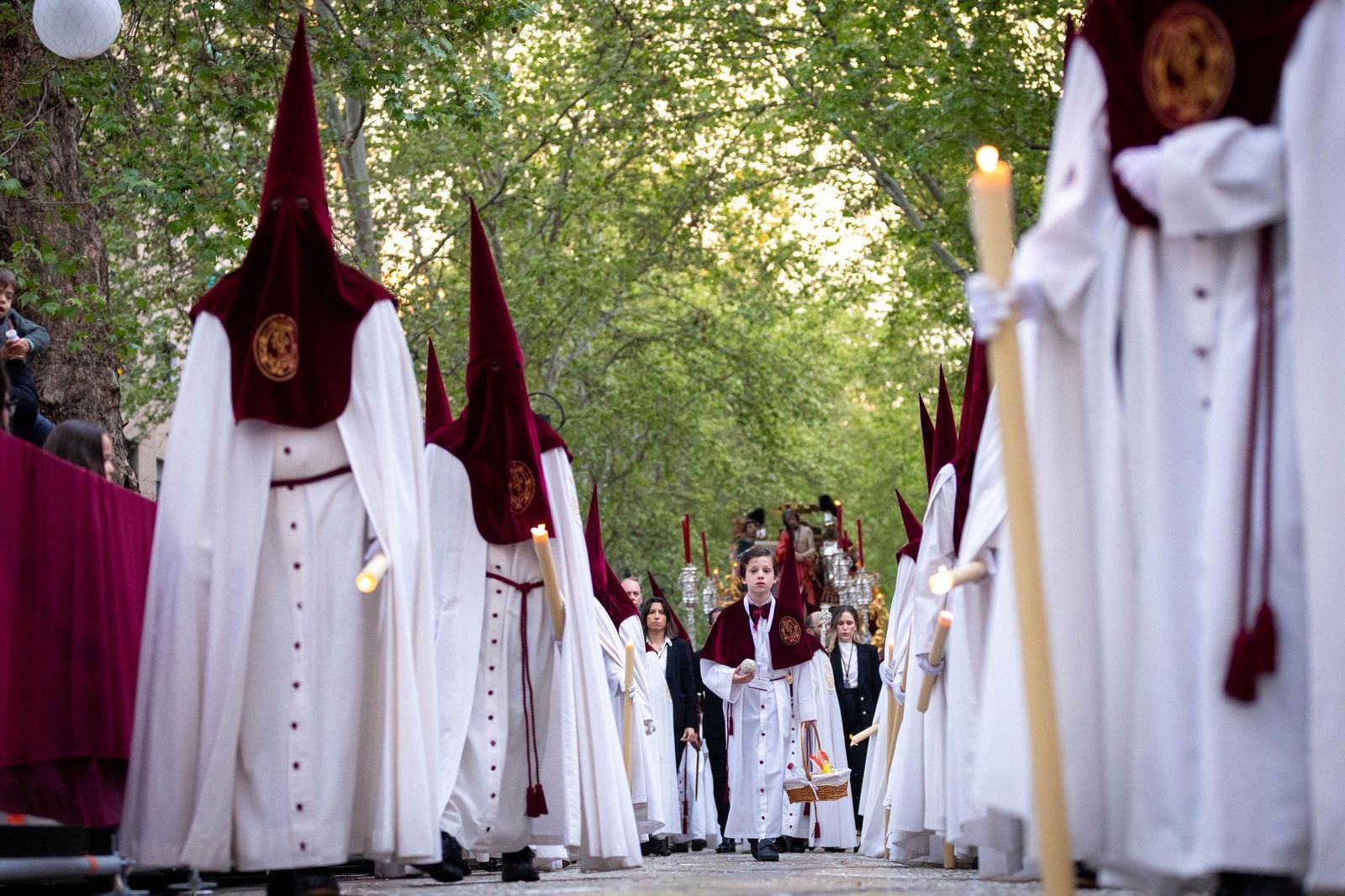 Granada estrenó la nueva carrera oficial frente a la Basílica de las Angustias